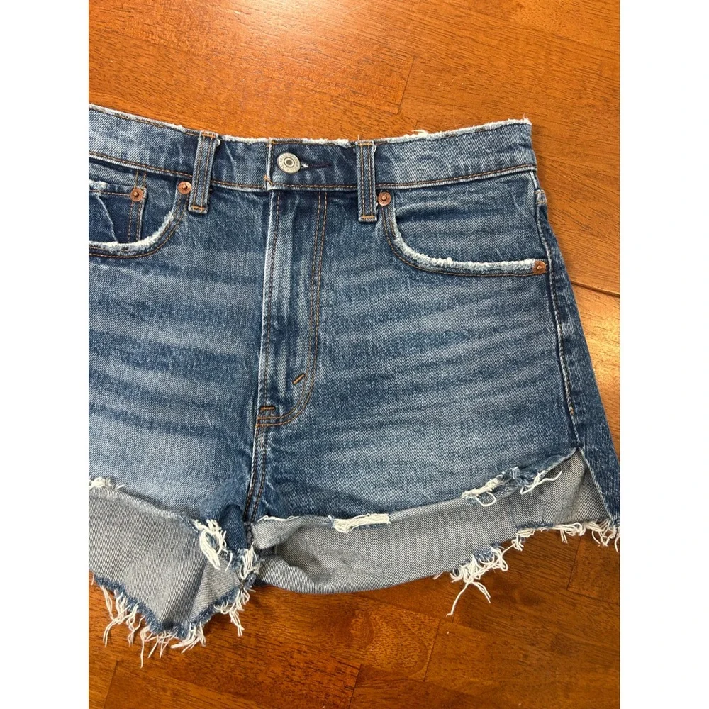 Abercrombie & Fitch The Mom Shorts Women 26/2 Blue High Rise Distressed Denim
